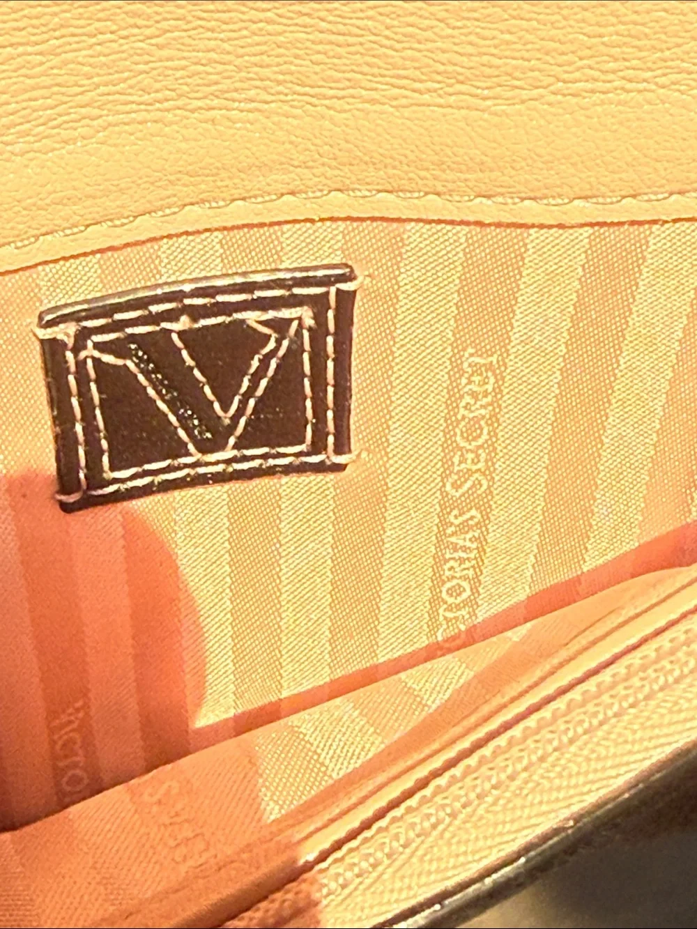 Victoria’s Secret Black Quilted Wristlet Wallet with Gold Accents. 7”x4.5”x1”